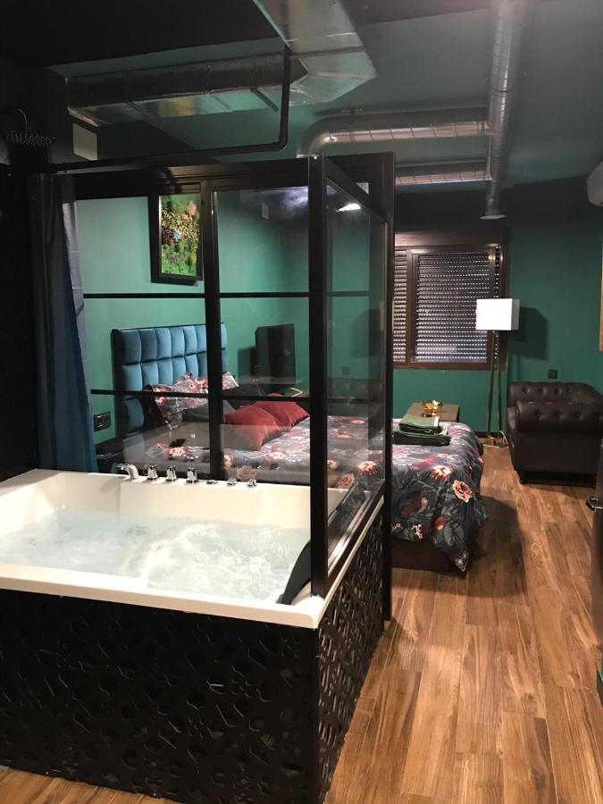 Sevilla Triana Jacuzzi Exterior photo